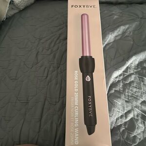 FoxyBae Curling Wand